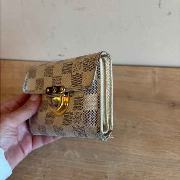 Authentic Louis Vuitton koala damier azur wallet - Picture 2 of 9